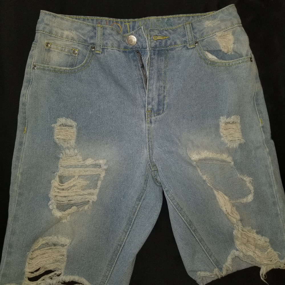 Ripped Jean Shorts Light washed